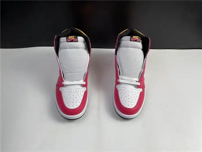 Tbkicks Air Jordan 1 High OGLight Fusion Red 555088-603 0122