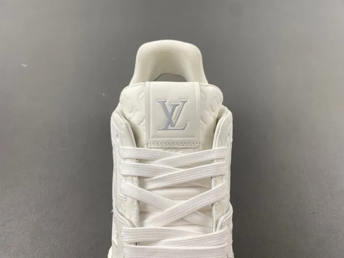 Affordable LV TRAINER SNEAKER 24052404 0112