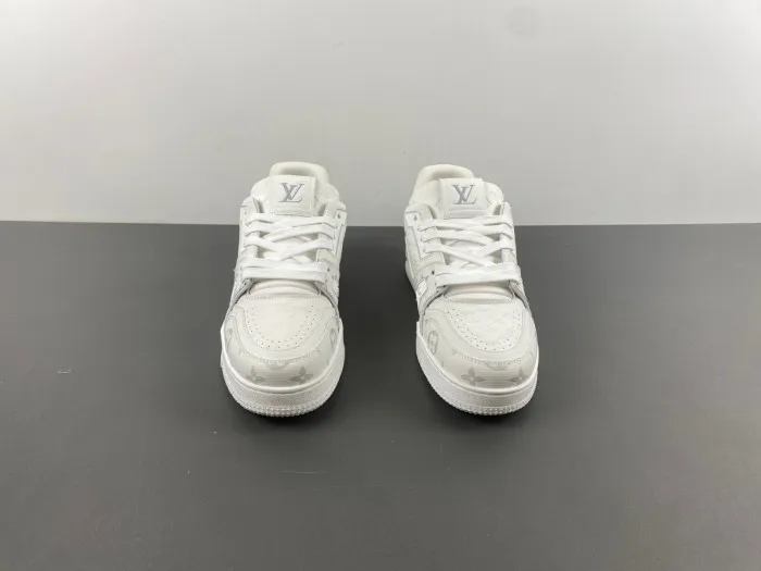 Affordable LV TRAINER SNEAKER 24052404 0112