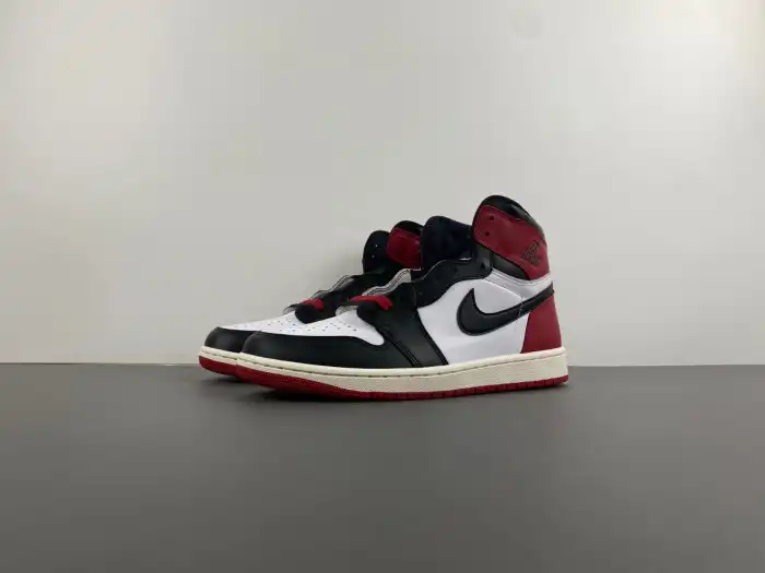 Air Jordan 1 High OG Black Toe Reimagined DZ5485-106 0122