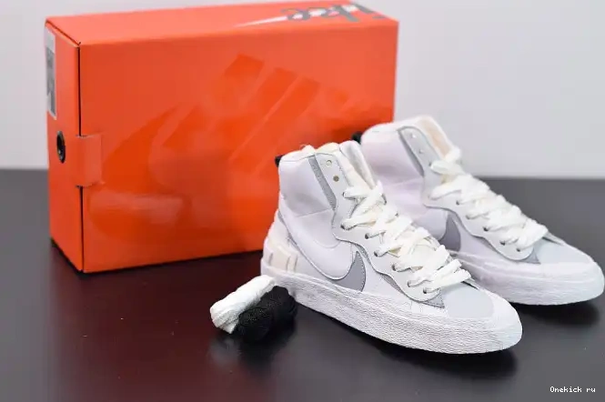 Tbkicks BLAZER SACAI WHITE NIKE X BV0072-100 MID 0219