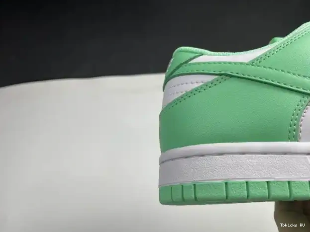 Tbkicks Glow (W) Nike DD1503-105 Green Low Dunk 0210