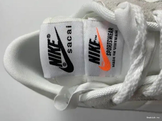 Reps VAPORWAFFLE DD1875-100 NIKE WHITE SACAI 0219