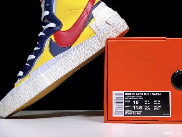 Onekick BV0072-700 BLAZER NIKE SACAI MID MAIZE X VARSITY 0207