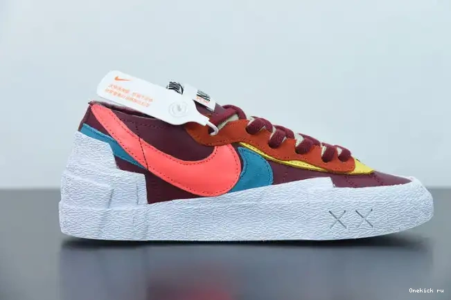 Onekick KAWS DM7901-600 sacai Nike Blazer Red Low 0216