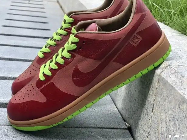 Affordable Laser Low Nike 311611-661 Chartreuse Red Dunk Varsity 1-Piece 0224