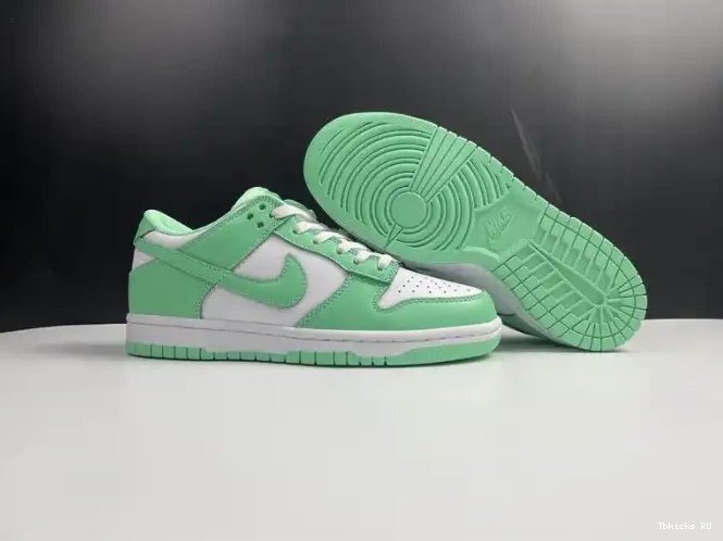 Tbkicks Glow (W) Nike DD1503-105 Green Low Dunk 0210