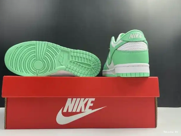 Tbkicks Glow (W) Nike DD1503-105 Green Low Dunk 0210