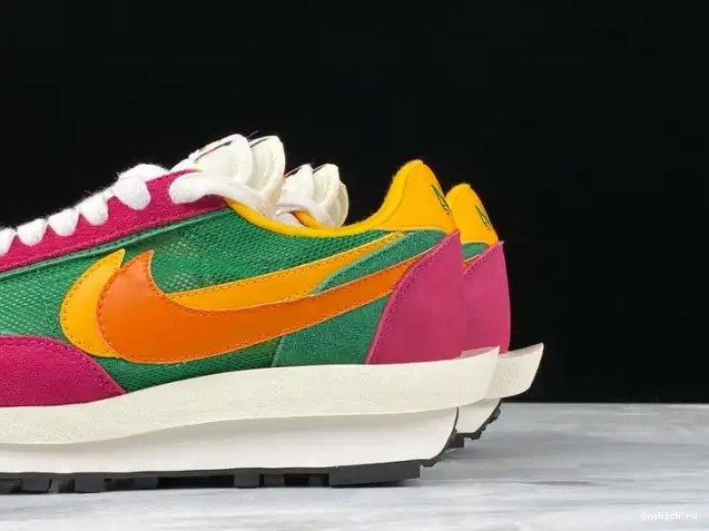 Onekick BV0073-301 Waffle LDV Sacai Green' Nike 'Pink x 0220