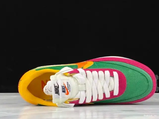 Onekick BV0073-301 Waffle LDV Sacai Green' Nike 'Pink x 0220