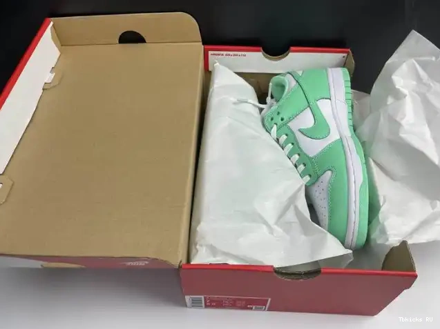 Tbkicks Glow (W) Nike DD1503-105 Green Low Dunk 0210