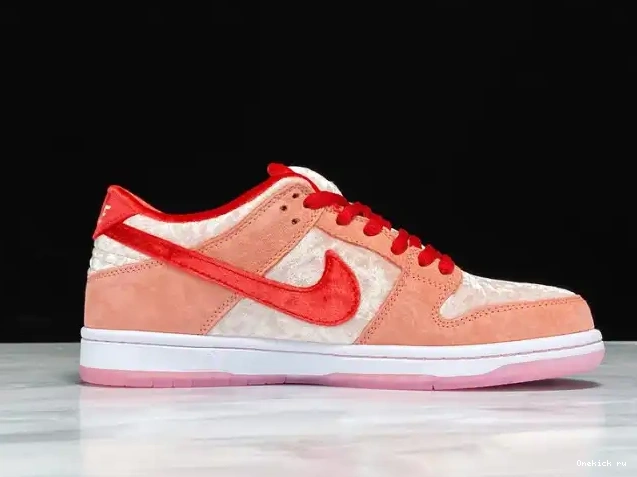 Tbkicks Low Nike Skateboards StrangeLove CT2552-800 Dunk SB 0211