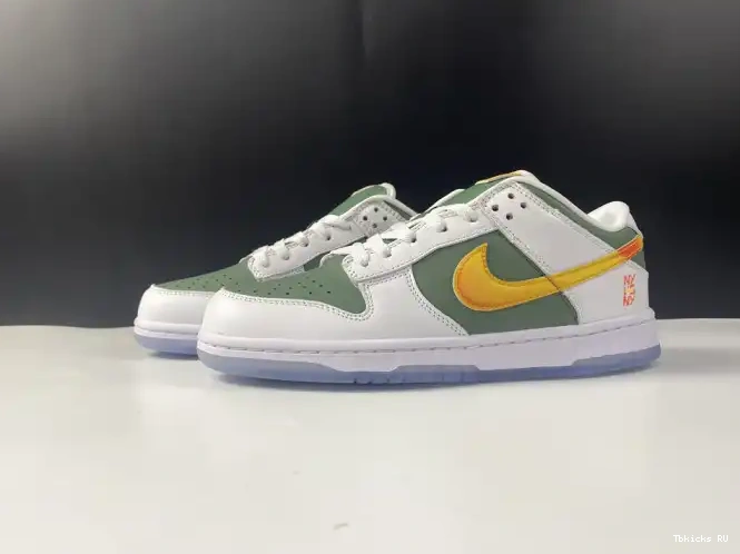 Reps Low Nike NY vs. DN2489-300 NY Dunk 0211