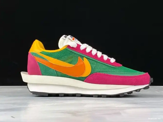 Onekick BV0073-301 Waffle LDV Sacai Green' Nike 'Pink x 0220