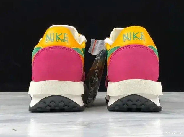 Onekick BV0073-301 Waffle LDV Sacai Green' Nike 'Pink x 0220