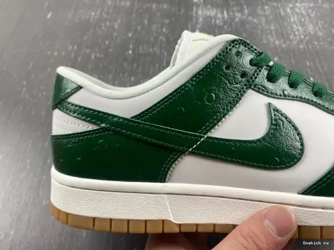 Tbkicks LX FJ2260-002 Green Ostrich Nike WMNS Dunk Low 0212