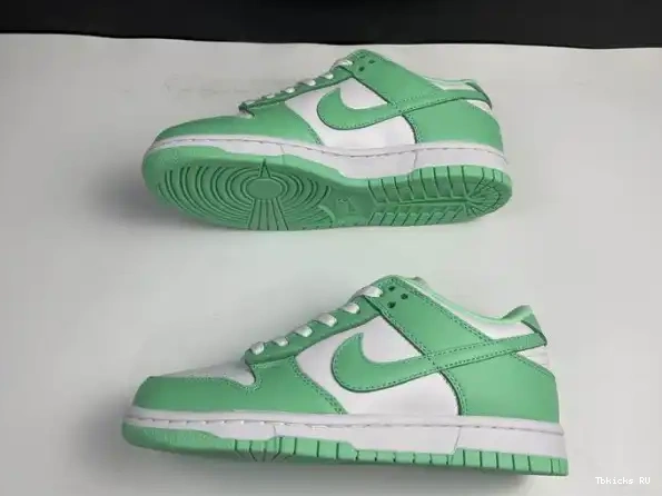 Tbkicks Glow (W) Nike DD1503-105 Green Low Dunk 0210