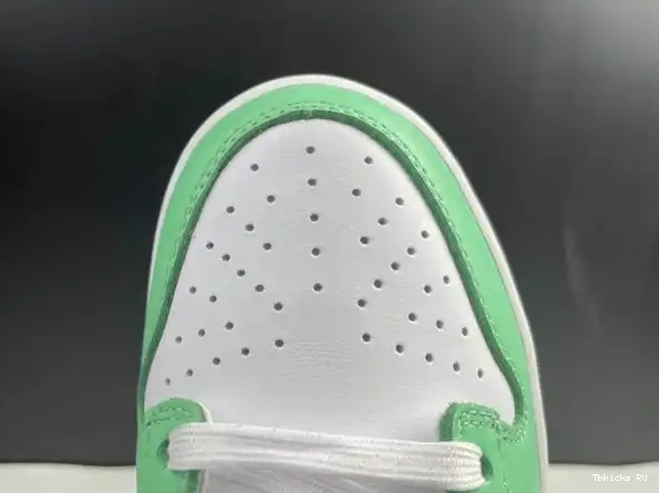 Tbkicks Glow (W) Nike DD1503-105 Green Low Dunk 0210