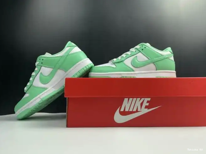 Tbkicks Glow (W) Nike DD1503-105 Green Low Dunk 0210