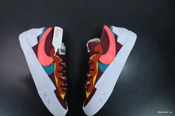 Onekick KAWS DM7901-600 sacai Nike Blazer Red Low 0216