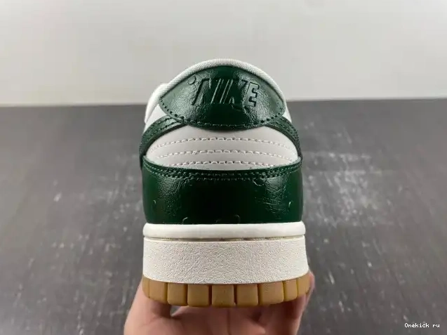 Tbkicks LX FJ2260-002 Green Ostrich Nike WMNS Dunk Low 0212