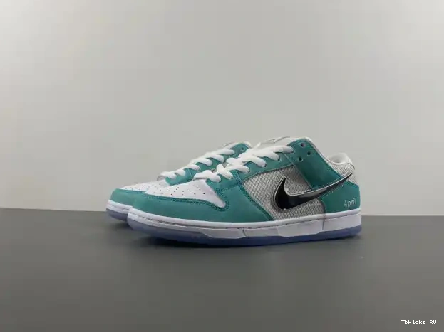 Onekick April Low FD2562-400 Dunk Skateboards SB Nike 0217