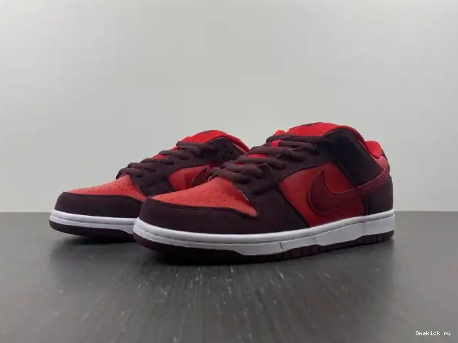 Dunk Nike DM0807-600 Low Cherry SB 0304